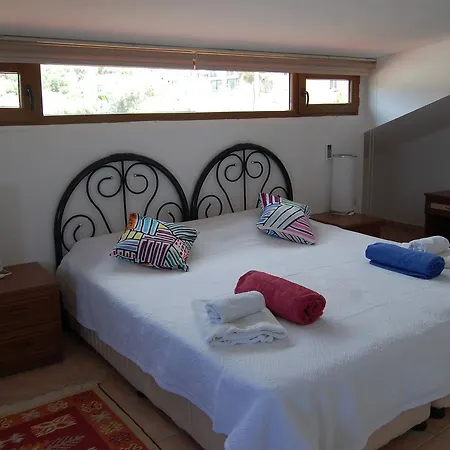 Tas Villa *